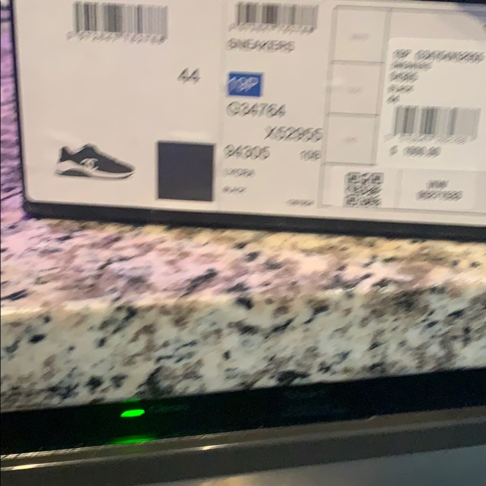 Chanel sneakers - Picture 2 of 3